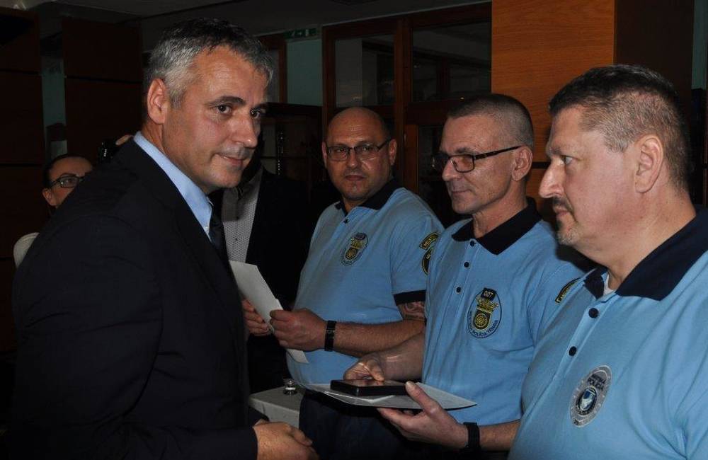 Trnavskí policajti získali Ocenenie za záchranu ľudského života za svoju mimoriadnu službu a pomoc