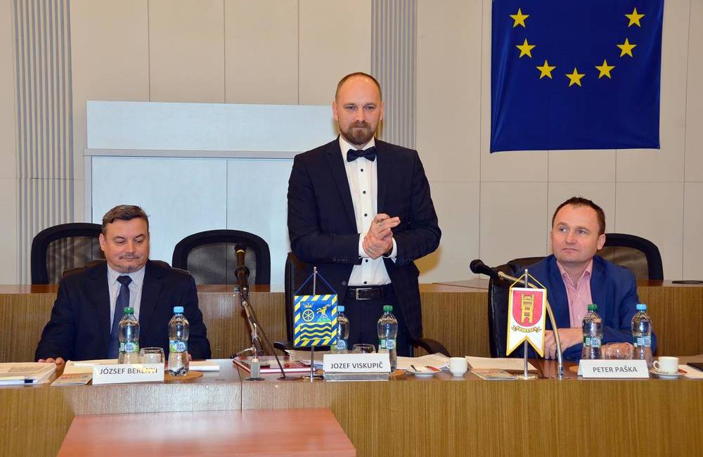 Jozef Viskupič a predstavitelia TTSK sa stretli s predstaviteľmi obcí a miest v Galantskom okrese