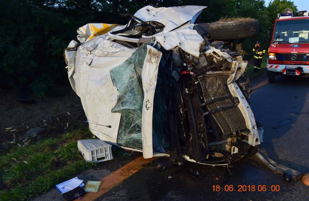 Nehoda kamióna a dodávky na D1 pri Trnave - škodu odhadujú na cca 70 000 eur