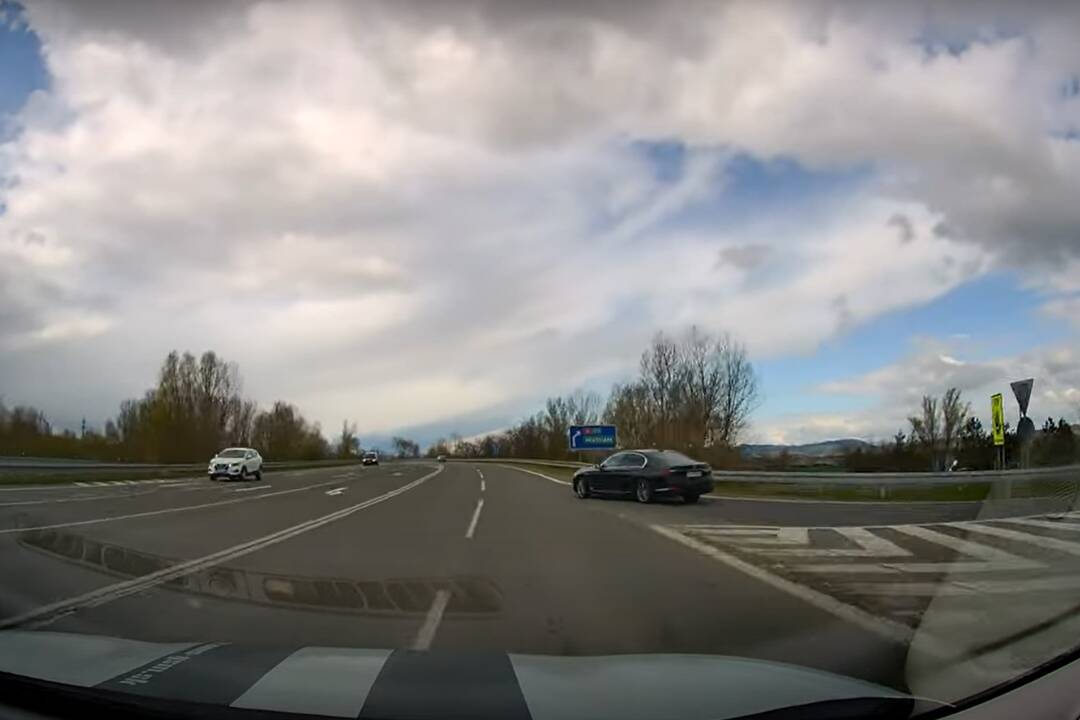 VIDEO: Nebezpečný úsek na diaľnici D1 ohrozuje vodičov. Upozorňuje na to mestský poslanec