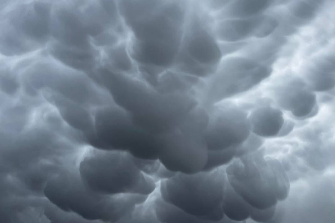 FOTO: Oblaky nad Trnavou vytvorili strašidelné divadlo. Čo ich spôsobilo?