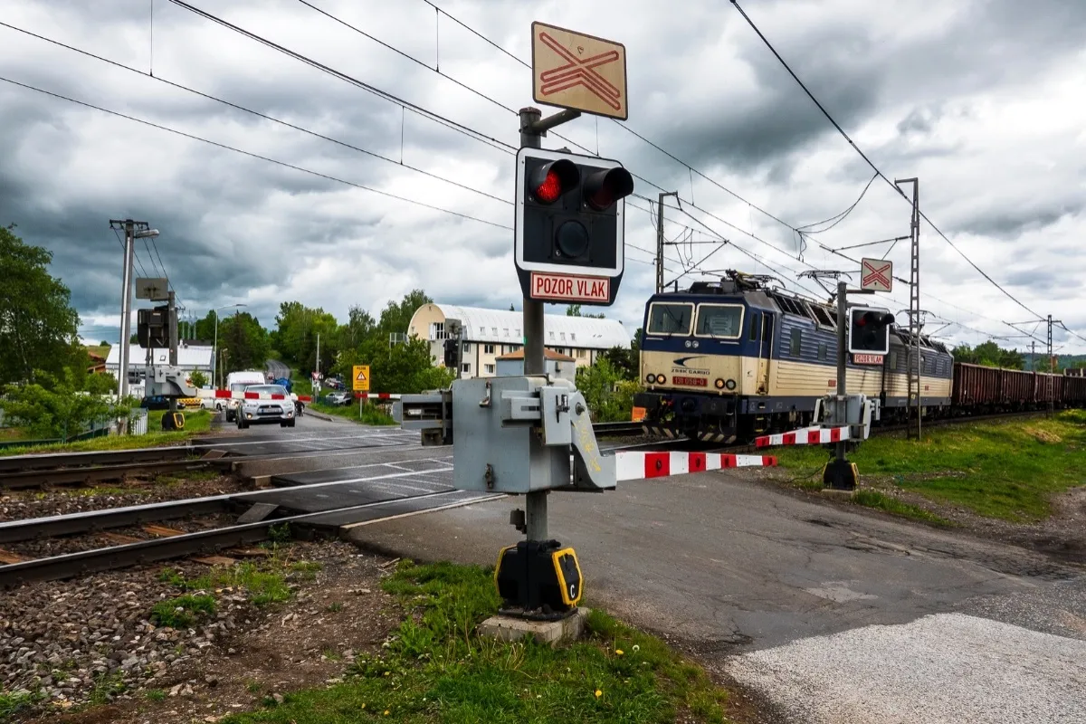 Rušňovodič posiela odkaz bežkyni, ktorá mu pri Dunajskej Strede skoro skočila pod vlak, zľakli sa aj okoloidúci