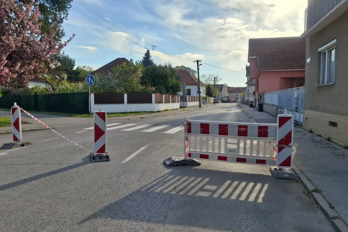 Doprava v Piešťanoch sa skomplikuje. Kľúčové križovatky uzavrú, mesto vydalo varovanie aj pre futbalových fanúšikov