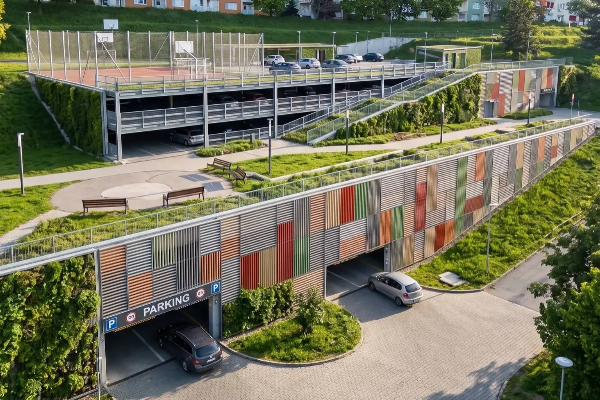 Parkovanie na Hlinách je čoraz náročnejšie, večer vraj aj nemožné. Obyvatelia hľadajú riešenie u susedov