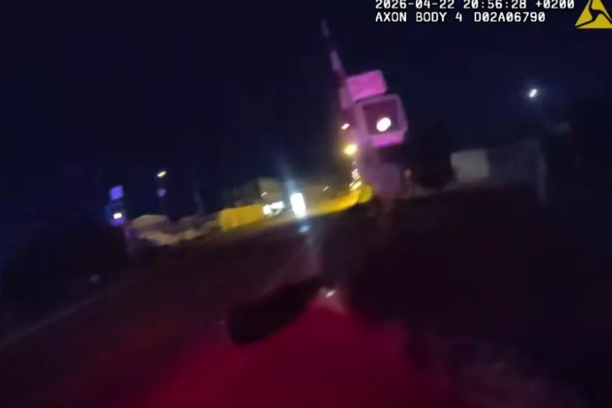 VIDEO: Policajti z Trnavy zasiahli v pravej chvíli. Pri trati ležal bezvládny muž, nebyť ich, skončilo by to nešťastím