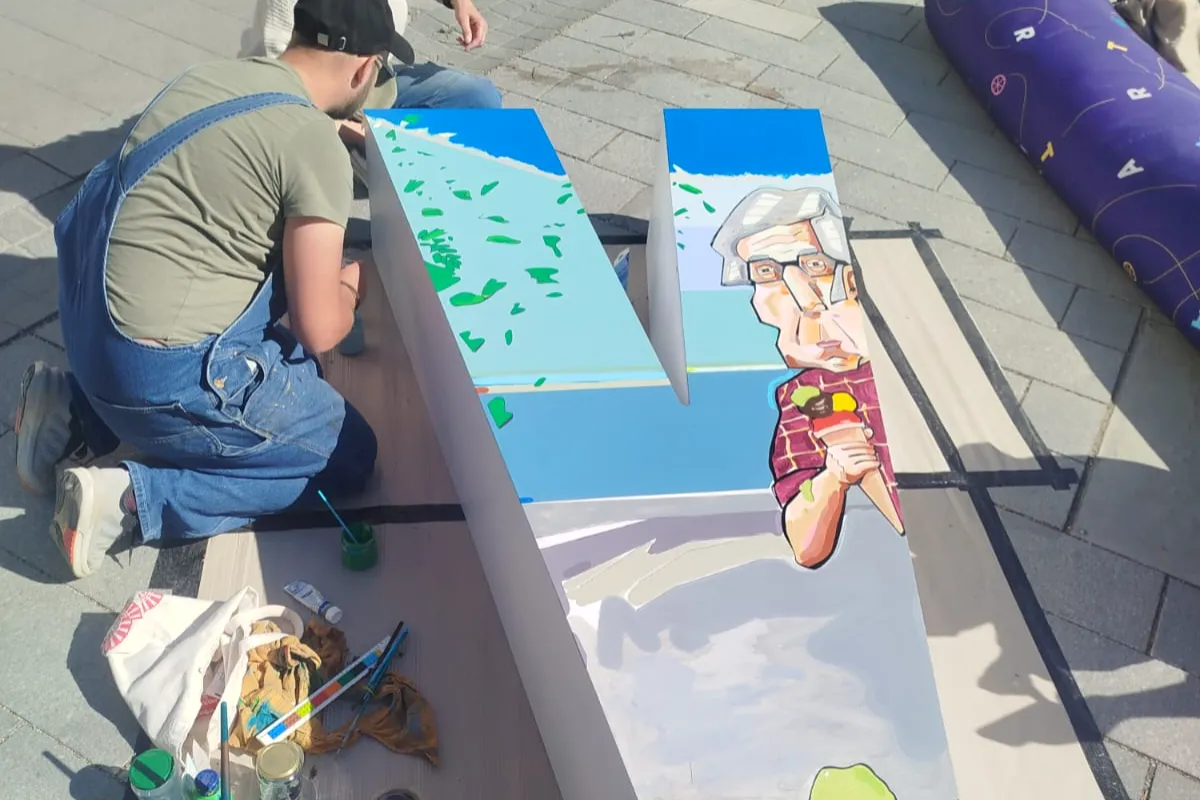 FOTO: Hlavná ulica v Trnave sa opäť zmenila na ateliér. Vznikol nový hastag #TRNAVA