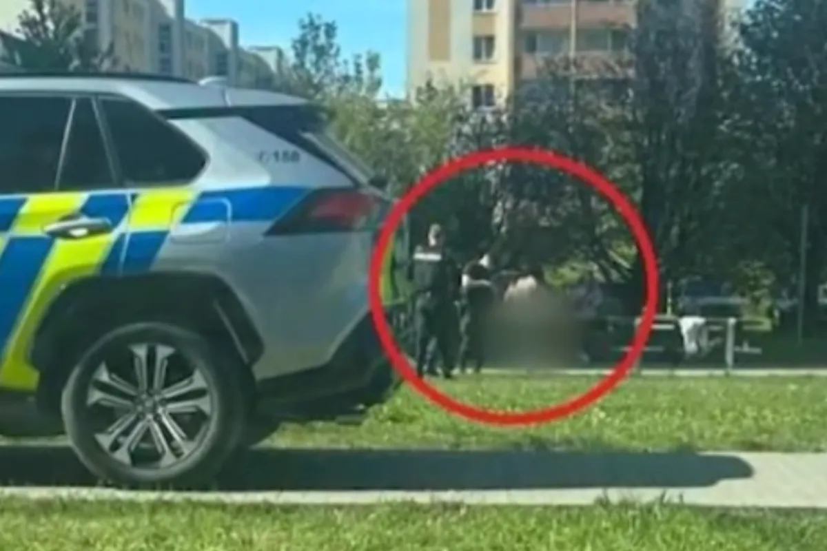 Bizarná situácia v Trnave: Po meste behala nahá žena, vyzliekla sa aj pred študentmi, zasiahla až polícia