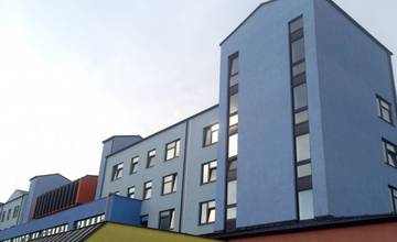 FAKULTNÁ NEMOCNICA V TRNAVE:  bezplatné parkovanie sa zhoršilo, personál aj pacienti sú nespokojní