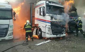 V Sládkovičove horeli počas sviatku Troch kráľov 3 kamióny, škoda bola vyčíslená na cca 300 000 eur
