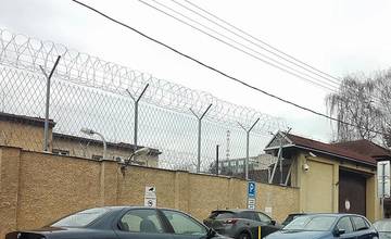 Vo všetkých 18 väzniciach na Slovensku nahlásil anonym bombu prostredníctvom mailu