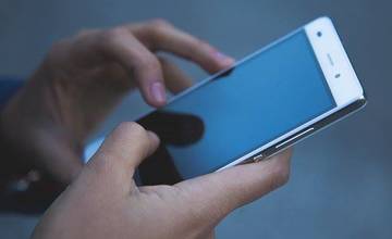 Polícia upozorňuje na hovory z čísla začínajúceho sa na 0971, žiada od vás osobné informácie