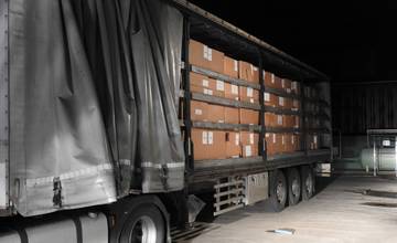 V Brodskom zadržali kamión, ktorý prevážal takmer 12 ton pravdepodobne nelegálnych tabakových listov