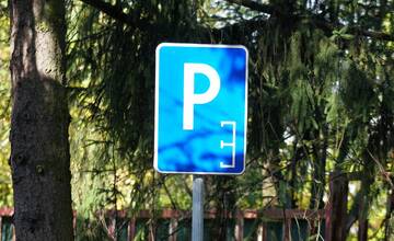 Napriek neplatnému referendu mení Trnava parkovaciu politiku. Počet zón prudko klesne