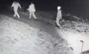 VIDEO: Tínedžer zničil na Agátke lampu za vyše tisíc eur, kamery ho však zachytili