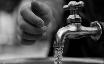 Porucha vodovodu pripravila stovky obyvateľov Galanty o pitnú vodu
