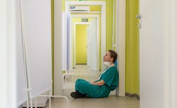 V trnavskej nemocnici platí zákaz návštev. S chrípkou bojujú aj desiatky škôl