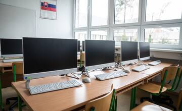 FOTO: Trnavská župa zmodernizovala stredné školy. Čo sa zmenilo v Hlohovci a Piešťanoch