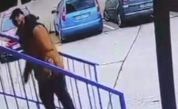 Polícia hľadá muža, ktorý v kovošrote v Hlohovci ukradol hotovosť. Kto potreboval peniaze?