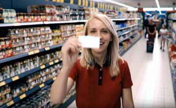 Biedronka zverejnila prvé pracovné ponuky. Zamestnancom ponúka plat v tisíckach eur