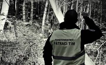 Dramatická pátračka v Šúrovciach. Muža našli sedieť pri Váhu s nožom v ruke