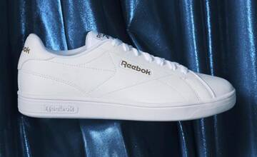 Štyri nápady na jarné outfity s bielymi teniskami v hlavnej úlohe