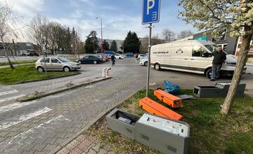 Na hlinách bezplatne nezaparkujete. V lokalite vznikne nová zóna a rampy stavia aj Tesco