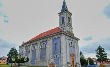 FOTO: Trnavský kraj má novú národnú kultúrnu pamiatku. Malebný kostol stojí v Gbeloch už 170 rokov