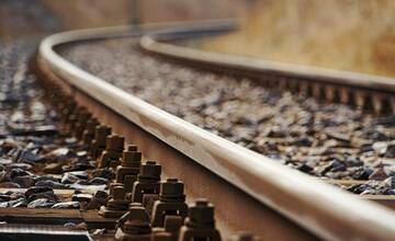 Niektoré vlaky prestanú zastavovať v Sekuliach na Závodí. Železnice hlásia dlhodobý nedostatok zamestnancov 