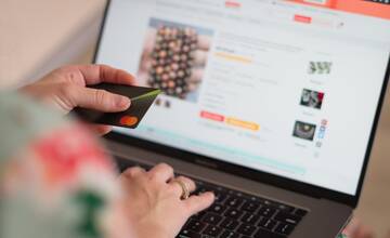 ZOZNAM: Inšpekcia varuje pred týmito e-shopmi, môžu vás okradnúť alebo zneužiť vaše osobné údaje