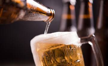 Súťaž v pití piva počas celých hokejových MS sa v Trnave začne už o pár hodín. Vyhrať môžu až tri tímy