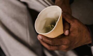 V Trnave Na hlinách to začína vrieť. Obyvatelia sa sťažujú na žobrajúcich ľudí. Kvôli peniazom ich až prenasledujú