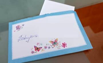 Policajti v Trnave pomohli rozrušenej žene. Tá sa im neskôr odvďačila milým listom 