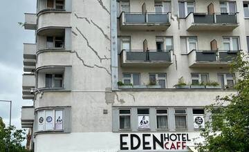 Hotel Eden v Piešťanoch chátra. Podľa ľudí by sa mal zrekonštruovať, či tam postaviť parkovisko