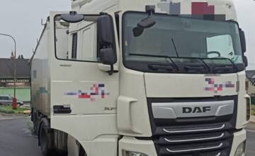 AKTUALIZOVANÉ: V Hlohovci došlo k tragickej dopravnej nehode kamióna a chodkyne. Tá zraneniam podľahla