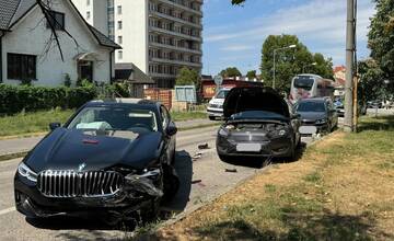 AKTUALIZOVANÉ: V Trnave došlo k dopravnej nehode. Opitý šofér poškodil niekoľko zaparkovaných áut