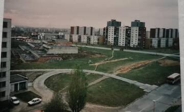 Trnavčania, pamätáte si na cestu na Družbe, kde sa otáčali autobusy? Mnohí sa na nej ako deti hrávali