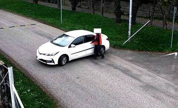 Opitý vodič v Seredi narazil do dopravnej značky. V dychu mu polícia namerala viac ako 2,5 promile