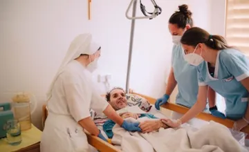 Hospicom hrozí kolaps a zatváranie. Spustili verejnú zbierku, aby prežili aj tie v Nitre či v Palárikove