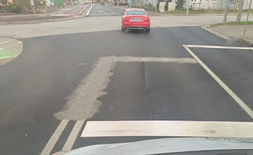 FOTO: Trnavčana prekvapila premaľovaná čiara. Nová cesta a už takto premaľovaná, Pat a Mat, ohodnotil