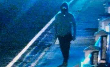 Neznámy páchateľ roznášal v obci pri Hlohovci diskreditačné letáky voči Matejovi a jeho práci, ten ho teraz hľadá