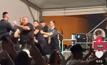 VIDEO: Na trhoch v Galante sa strhla šokujúca bitka esbéeskárov. Medzi jej účastníkmi bol aj známy advokát