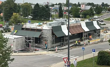 Na Záhorí sa stavia prvá reštaurácia známej fastfoodovej siete, prvých návštevníkov by mala privítať už o pár mesiacov