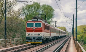 Ak čakáte na vlak medzi Bratislavou a Galantou, zrejme čakáte márne, vlaky boli odrieknuté