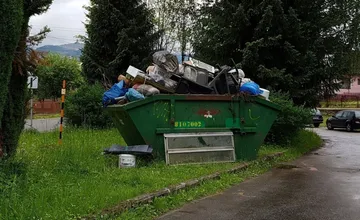 Tento víkend bude patriť vypratávačkám na Družbe. Kde nájdete veľkokapacitné kontajnery a čo do nich môžete vyhodiť?