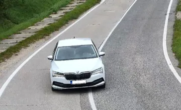 Vodiči v Senici riskujú na nebezpečnom úseku a ohrozujú ostatných, mesto apeluje na dodržiavanie predpisov