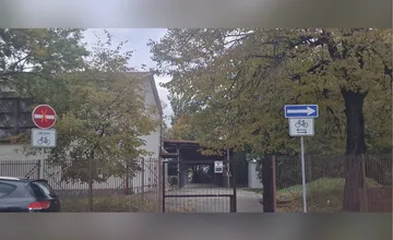 Trnavčania nevedia, čím sa majú riadiť, keď si značky navzájom odporujú, takto vyzerá dopravná hádanka v praxi