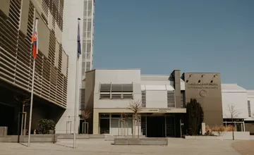 Rektori univerzít v Trnave udelili 17. novembra voľno, pridali sa tak k ďalším školám, ktoré sa postavili vláde