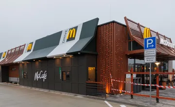 McDonald's otvoril svoju prvú reštauráciu v Hlohovci