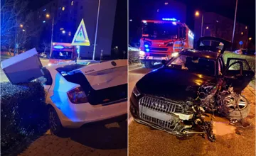V Trnave sa na druhý sviatok vianočný zrazili dve autá, jedno skončilo v kríkoch. Zranených ratovali aj hasiči