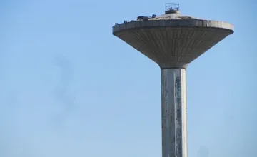 Mal zásobovať automobilku, dnes stojí prázdny. Nakoľko poznáte príbeh vodojemu na Strojníckej?